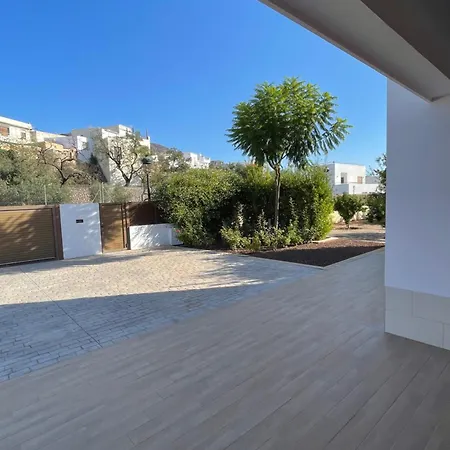 La Mesa Villa
